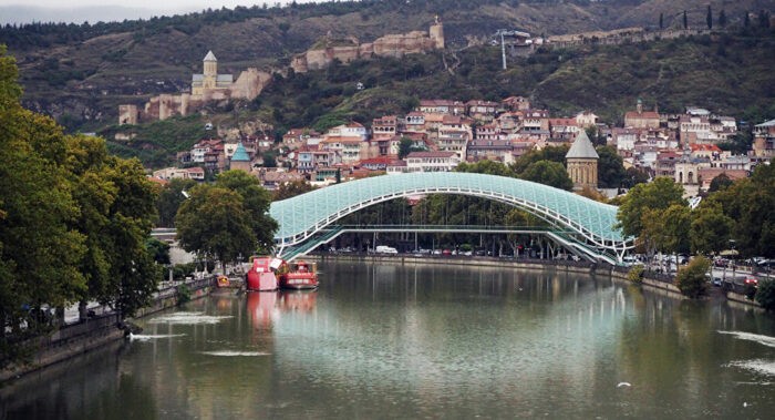 ارخص طيران من جورجيا الى قطر