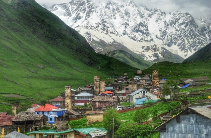 تكلفة السفر إلى جورجيا من السعودية