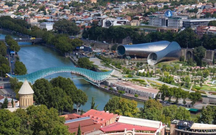 هل تنصحوني بالسفر إلى جورجيا