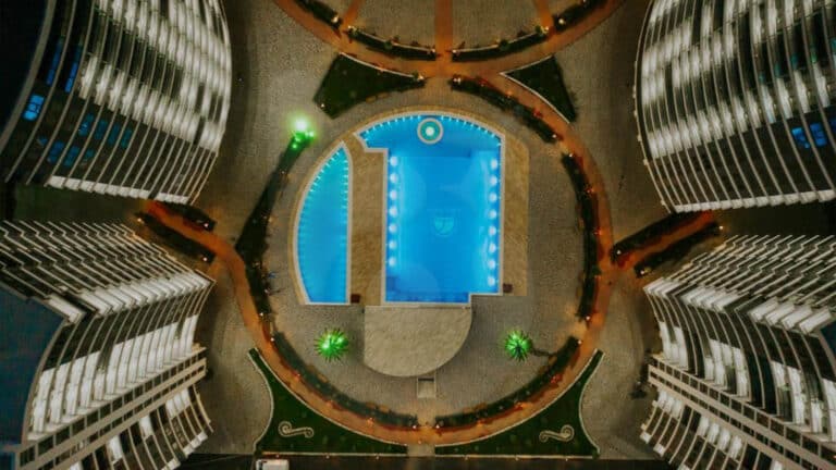 شقه-فندقيه-في-باتومي-جورجيا-4-نجوم-وايت-سيل-تارجت-للسياحة (5)