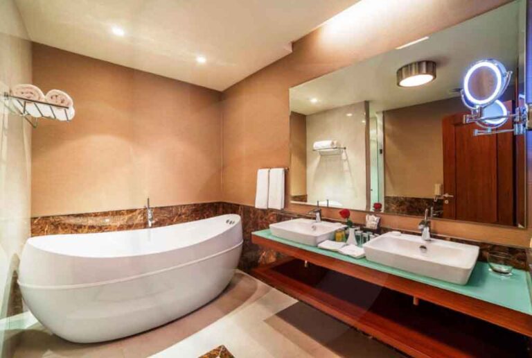 فندق بورجومي ليكاني Borjomi خمس نجوم - تارجت للسياحة 11