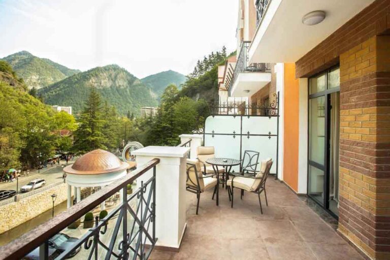 فندق كراون بلازا بورجومي Borjomi خمس نجوم - تارجت للسياحة 20