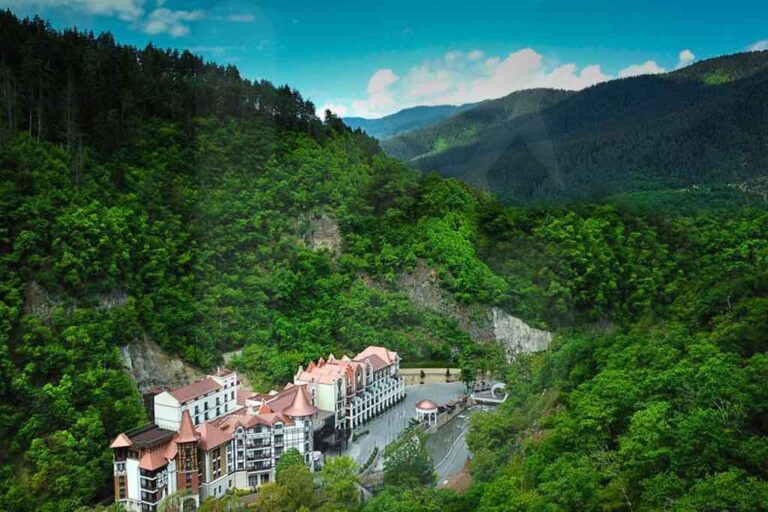 فندق كراون بلازا بورجومي Borjomi خمس نجوم - تارجت للسياحة 24