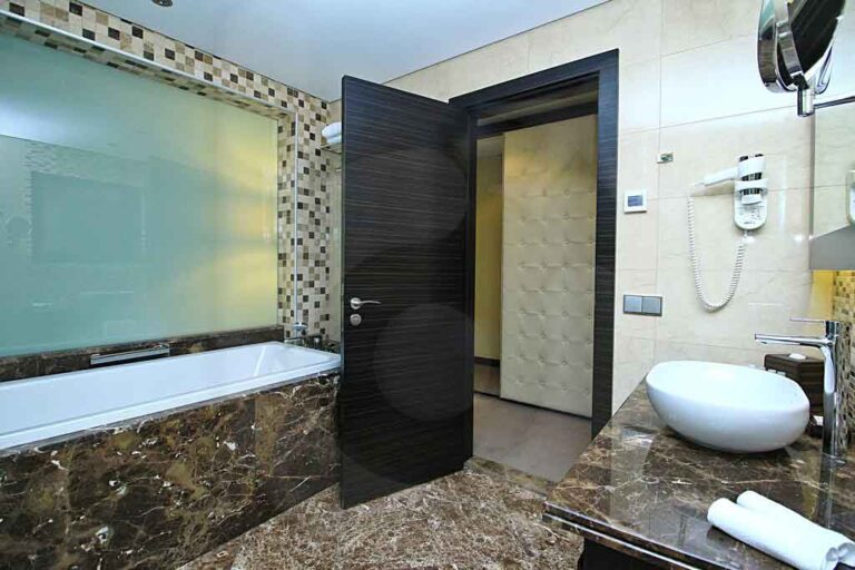 فندق كراون بلازا بورجومي Borjomi خمس نجوم - تارجت للسياحة 3