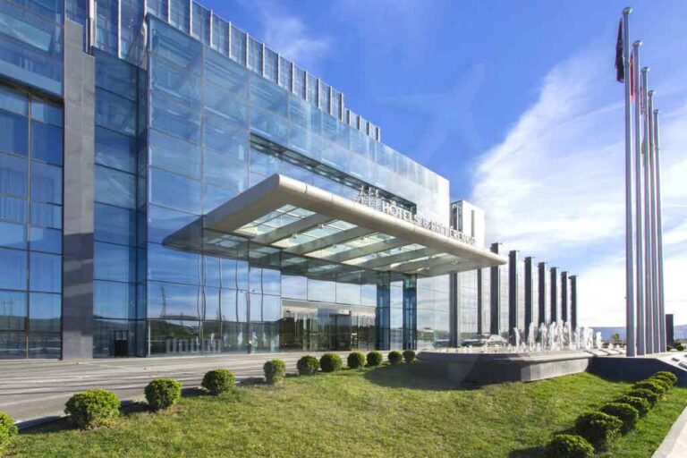 فندق هوالينج تبليسي