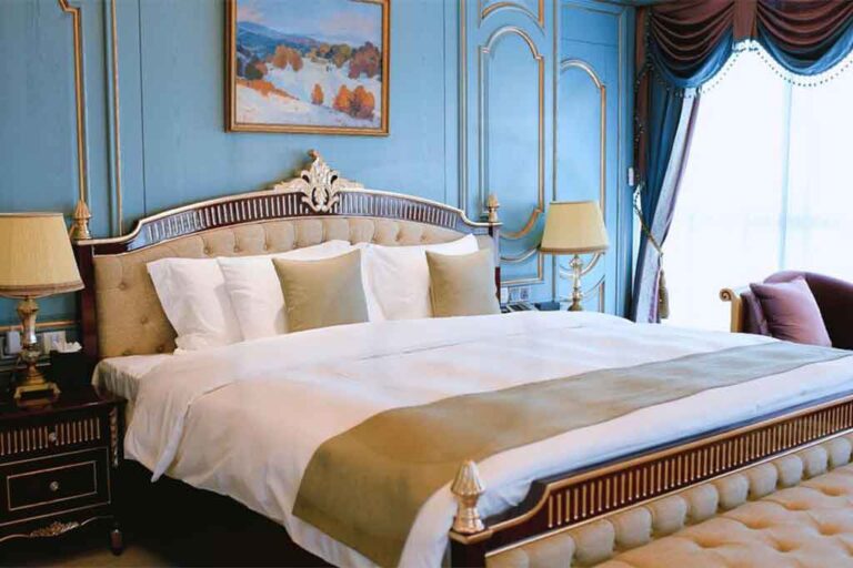 فندق-هوالينج-تبليسي-خمس-نجوم-(7)