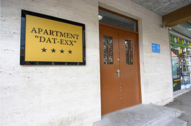 شقة-فندقية-في-شارع-العرب-تبليسي-جورجيا-4-نجوم-داتكس-تارجت-للسياحة-1