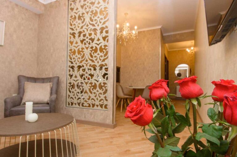 شقة-فندقية-في-شارع-العرب-تبليسي-جورجيا-4-نجوم-داتكس-تارجت-للسياحة-5