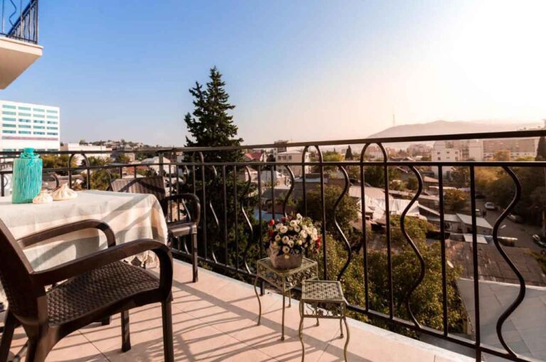 شقة-فندقية-في-شارع-العرب-تبليسي-جورجيا-4-نجوم-داتكس-تارجت-للسياحة-9