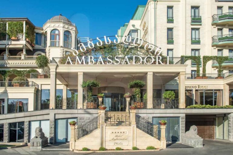 فندق-امباسادوري-تبليسي-خمس-نجوم-(1)