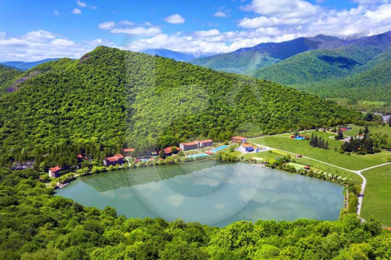 منتجع-لوبوتا-بحيرة-5-نجوم-كاخيتي-(1)