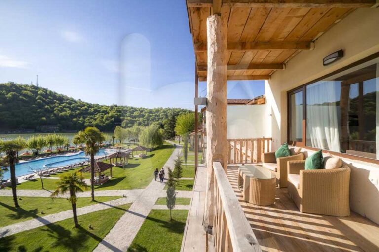 منتجع-لوبوتا-بحيرة-5-نجوم-كاخيتي-(9)