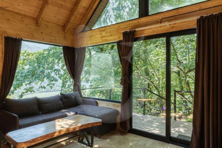 اكواخ-Woodpecker-باتومي-(3)