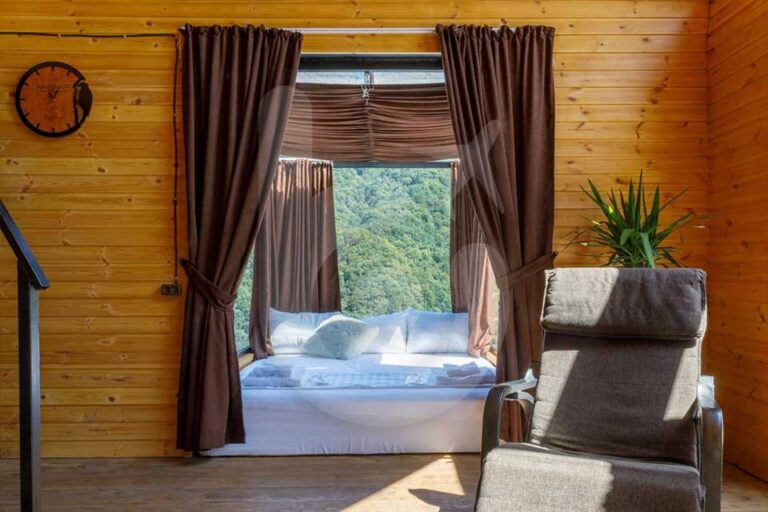 اكواخ-Woodpecker-باتومي-(4)