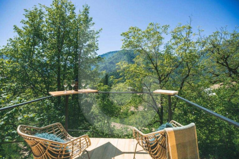 اكواخ-wood-hide-باتومي-(6)