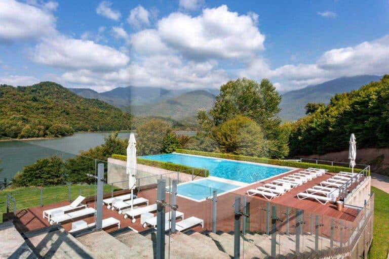 منتجع-كفاريلي-5-نجوم-كاخيتي-(1)