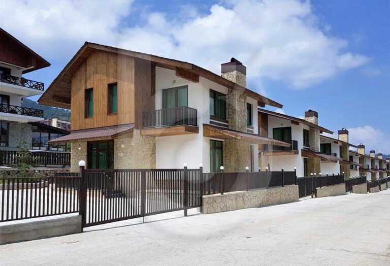 فيلات كريستال تاون هاوس باكورياني