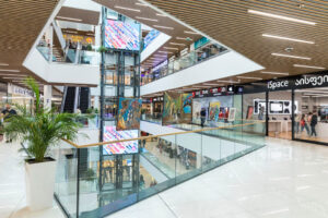 گالریا مال تفلیس گرجستان تارگت تراول